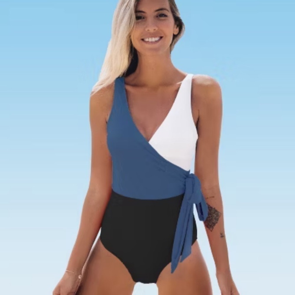Women's Color Block Tie Side One Piece
Swimsuit - new